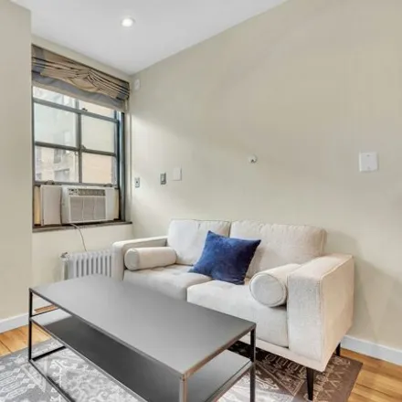 Image 2 - 4 Lexington Avenue, New York, NY 10010, USA - Apartment for sale