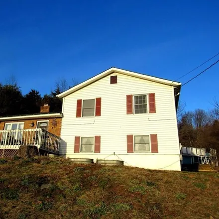 Buy this 4 bed house on 134 Apple Core Road in Apple Mountain Lake, Warren County
