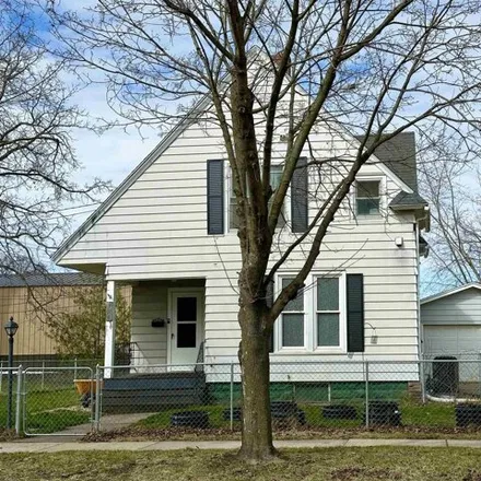 Buy this 3 bed house on 324 South Locust Street in Reedsburg, WI 53959