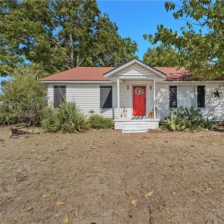 Buy this 3 bed house on 2198 Levi Parkway in Levi, McLennan County