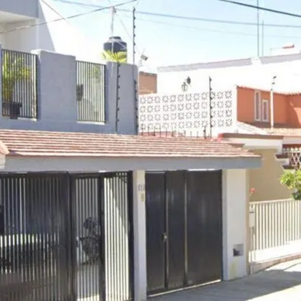 Buy this 4 bed house on Calle David Alfaro Siqueiros 695 in Colinas de la Normal, 44290 Guadalajara
