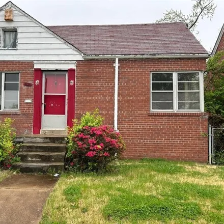 Buy this 2 bed house on 5916 Penrose Avenue in St. Louis, MO 63120