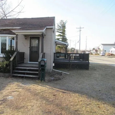 Buy this 2 bed house on 426 Van Cleve Avenue in Marinette, WI 54143