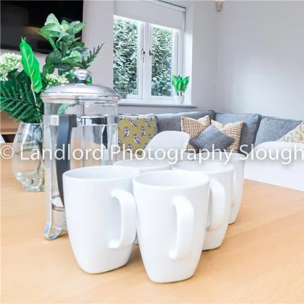 Image 4 - 2 Broomfield, Guildford, GU2 8LH, United Kingdom - House for rent
