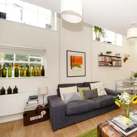 Image 3 - Shepperton Road, London, N1 3DH, United Kingdom - Apartment for rent