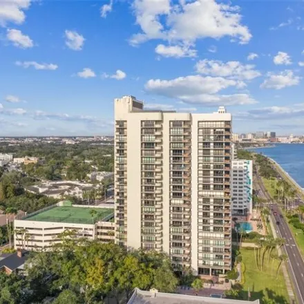Buy this 2 bed condo on 2367 Bayshore Boulevard in Tampa, FL 33629