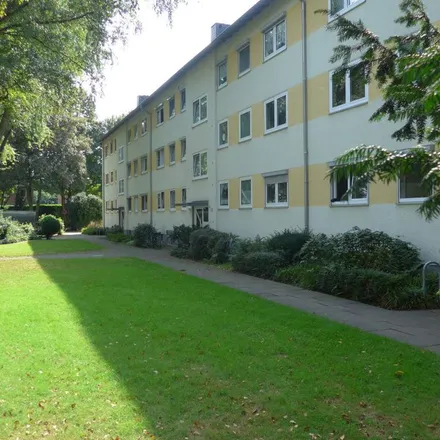 Rent this 3 bed apartment on Linnenkampshof 13 in 45896 Gelsenkirchen, Germany