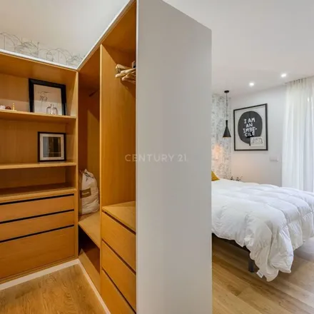 Rent this 3 bed apartment on Colegio de Educación Infantil y Primaria Alicia de Larrocha in Calle Río Guadarrama, 5
