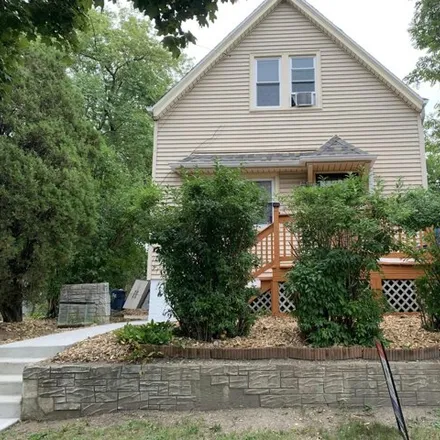 Buy this 3 bed house on 2010 North 31st Street in Milwaukee, WI 53208