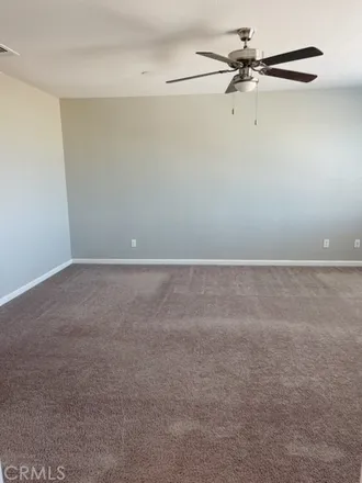 Image 7 - 2096 Alexander Avenue, Tulare, CA 93274, USA - Loft for rent