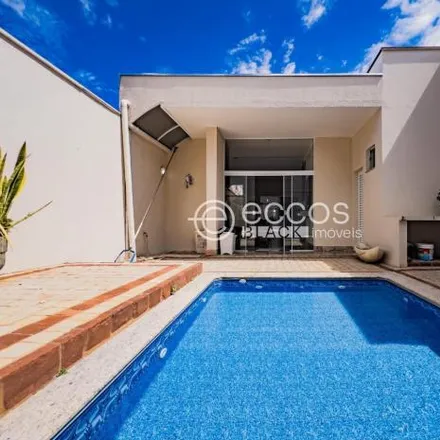 Buy this 4 bed house on Rua Vitória Regia in Cidade Jardim, Uberlândia - MG