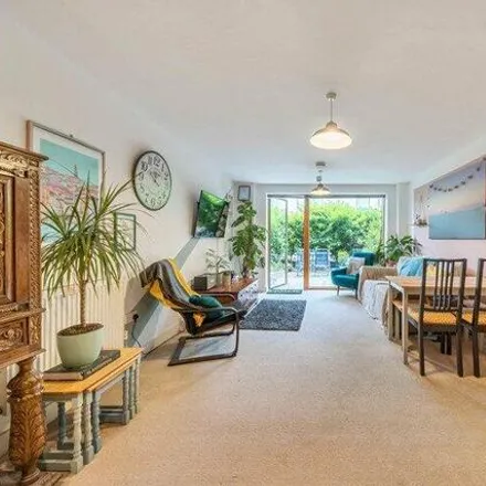 Image 3 - Time House, Grant Road, London, SW11 2BL, United Kingdom - Apartment for sale