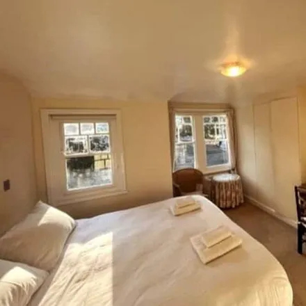 Rent this 5 bed townhouse on Oxford in OX4 4DY, United Kingdom
