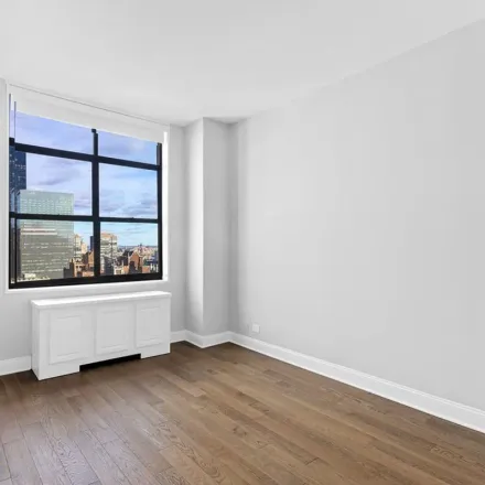 Image 7 - New York Tower, 330 East 39th Street, New York, NY 10016, USA - Apartment for rent