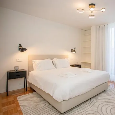 Rent this 4 bed apartment on Avenida de Fernão de Magalhães 654 in 4350-086 Porto, Portugal