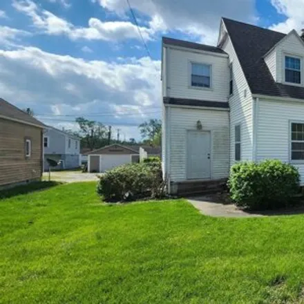 Buy this 3 bed house on 1947 Washington Avenue in Vincennes, IN 47591