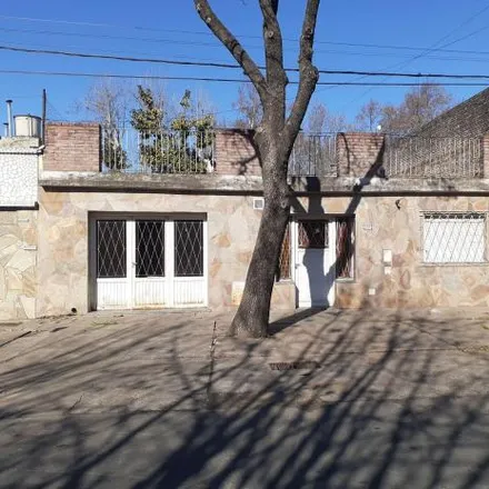 Buy this 2 bed house on Valparaíso 2392 in Cinco Esquinas, Rosario