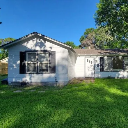 Rent this 2 bed house on North Tinsley Street in Angleton, TX 77515