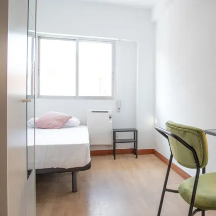 Rent this 3 bed room on Calle Ángela González in 2, 28038 Madrid