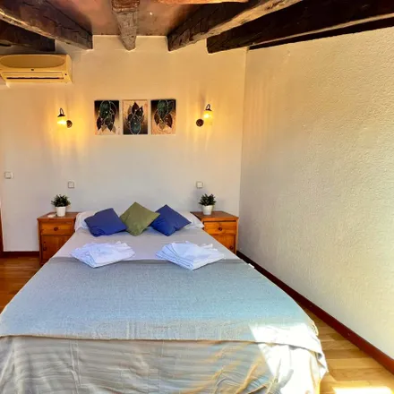 Rent this 2 bed apartment on Madrid in Calle de la Unión, 1
