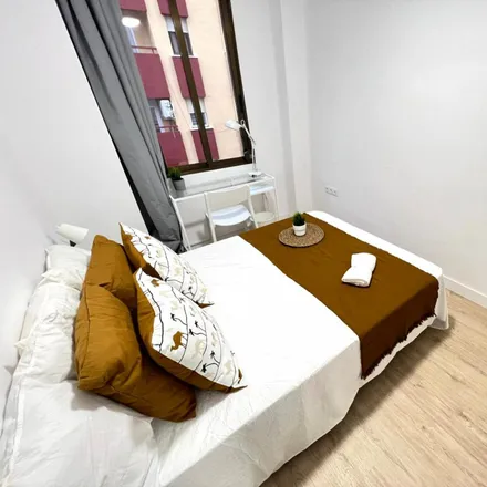 Image 1 - Carrer de Finestrat, 23, 46009 Valencia, Spain - Room for rent