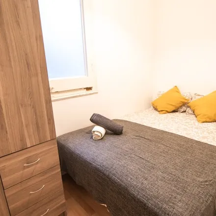 Rent this 19 bed room on Passatge de Mercader in 10, 08001 Barcelona