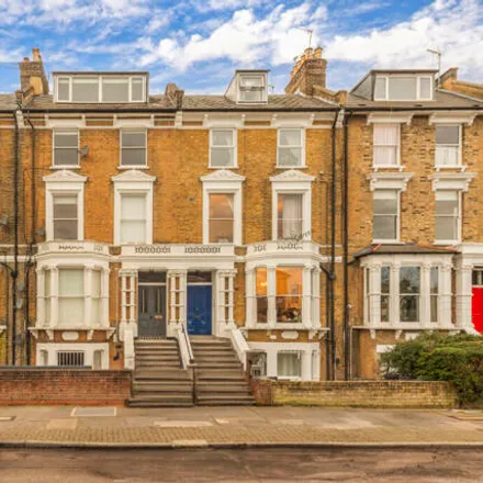 Buy this 1 bed townhouse on Petherton Road in Londres, Great London