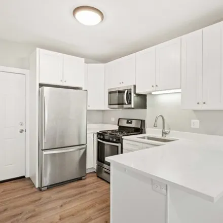 Image 3 - 5731 N Washtenaw Ave Unit 1R, Chicago, Illinois, 60607 - Apartment for rent
