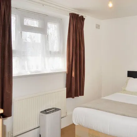 Image 2 - Limscott House, Bruce Road, Bromley-by-Bow, London, E3 3BT, United Kingdom - Apartment for rent