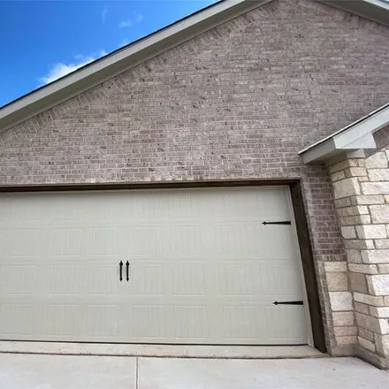 Rent this 3 bed house on Rolling Terrace Circle in Granbury, TX 76049