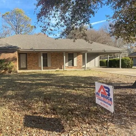 Buy this 3 bed house on 1123 Devonshire Place in Greenville, MS 38701