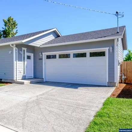 Buy this 3 bed house on 2242 Jane Drive Northeast in Salem, OR 97301