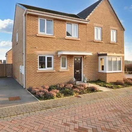 Buy this 3 bed duplex on unnamed road in Horbury, WF2 8FQ