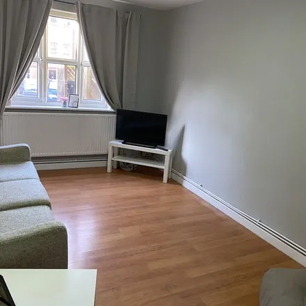Rent this 6 bed apartment on Pine View in Denison Street, Nottingham