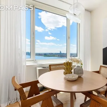 Image 3 - 635 W 42nd St Apt 41h, New York, 10036 - Condo for sale