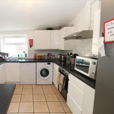 Image 2 - Dogfield Street, Cardiff, CF24 4QL, United Kingdom - Townhouse for sale