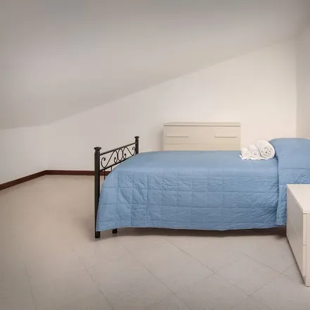 Rent this 2 bed apartment on 37029 San Pietro in Cariano VR