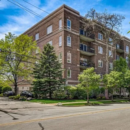 Buy this 2 bed condo on 1247 East Thacker Street in Des Plaines, IL 60016