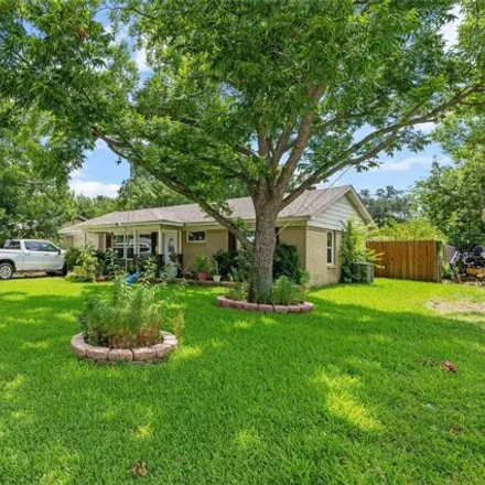 Image 5 - 13824 Dennis Ln, Farmers Branch, Texas, 75234 - House for sale