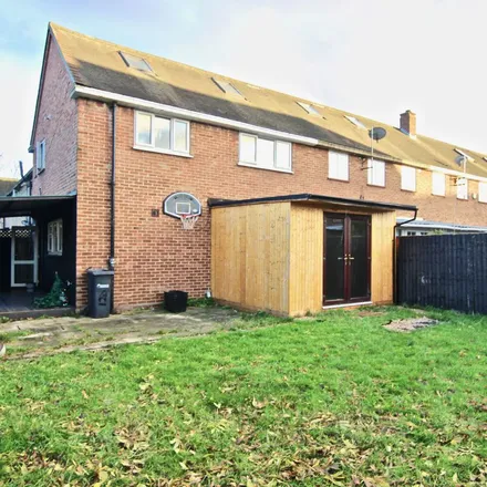 Rent this 4 bed apartment on Perrysfield Road in Turnford, EN8 0TF