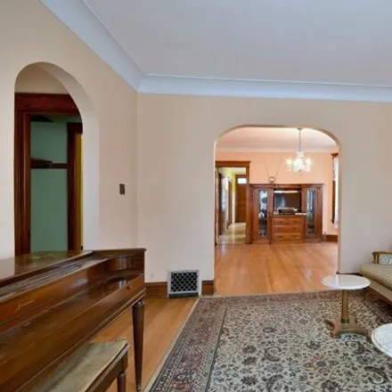Image 8 - 2541 North Avers Avenue, Chicago, IL 60647, USA - House for sale
