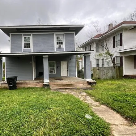 Buy this 4 bed house on 413 Egan Street in Shreveport, LA 71101