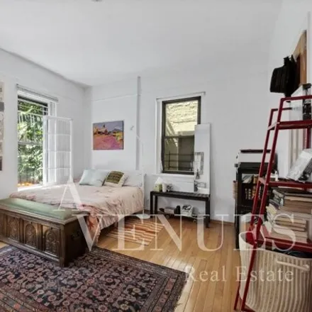 Image 3 - 122 East 102nd Street, New York, NY 10029, USA - Condo for sale