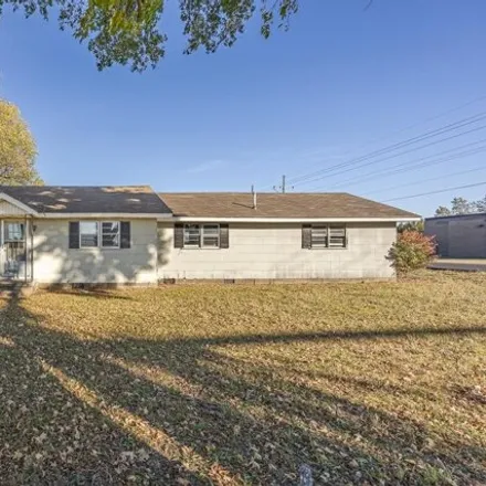Buy this 3 bed house on 1188 Byrum Road in Blytheville, AR 72315