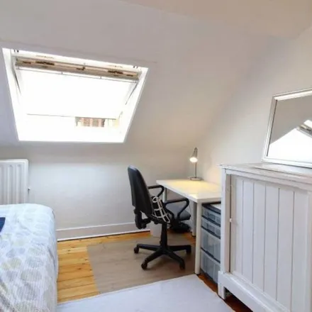 Rent this 1 bed apartment on Avenue de la Jonction - Verbindingslaan 17 in 1060 Saint-Gilles - Sint-Gillis, Belgium