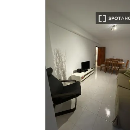 Image 3 - Escolas Moinhos da Arroja, Rua Alice Cruz, 2675-563 Odivelas, Portugal - Apartment for rent