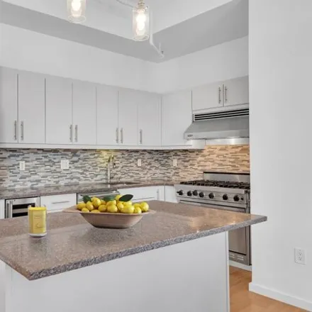 Image 3 - 365 Bridge Street, New York, NY 11201, USA - Condo for sale