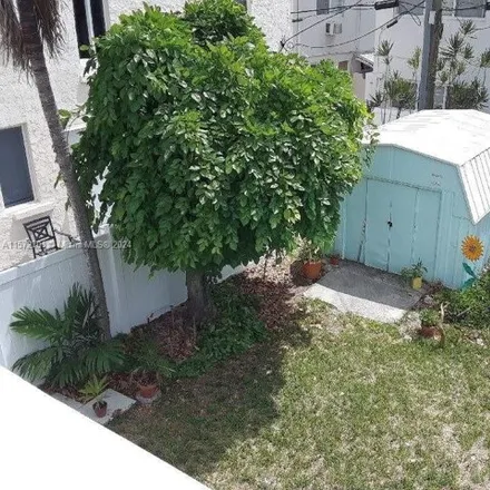 Image 6 - 6922 Bay Drive, Isle of Normandy, Miami Beach, FL 33141, USA - House for sale