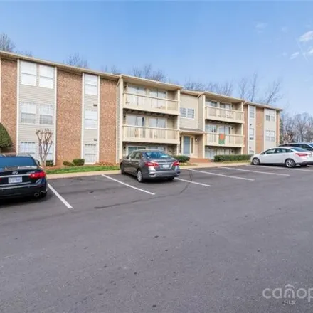 Buy this 3 bed condo on 1620 Arlyn Circle in Charlotte, NC 28213