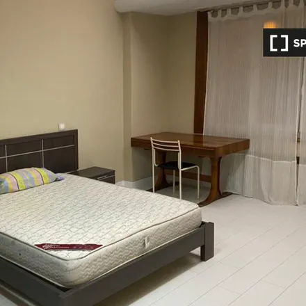 Rent this 7 bed room on Eusko Jaurlaritza - Delegación Bizkaia in Gran Vía Don Diego López de Haro / On Diego Lopez Haroko kale nagusia, 48011 Bilbao